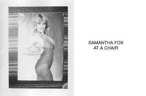 Samantha Fox at a chair - © Marcel Koehler